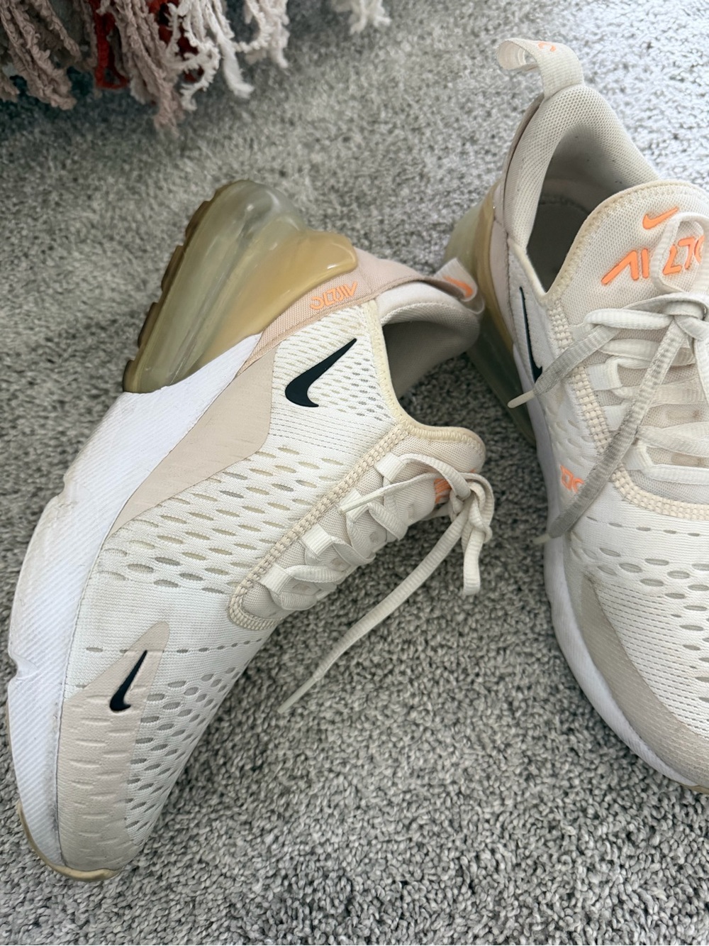 Air Max 270 - Picture 3 of 9